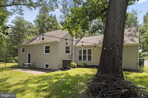 Exterior - 261 Park Ave, Lititz, PA 17543 photo 5 of 10