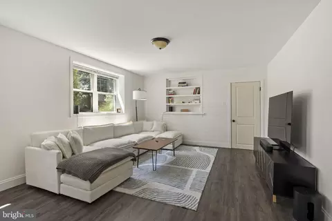 Living - 261 Park Ave, Lititz, PA 17543 photo 2 of 2