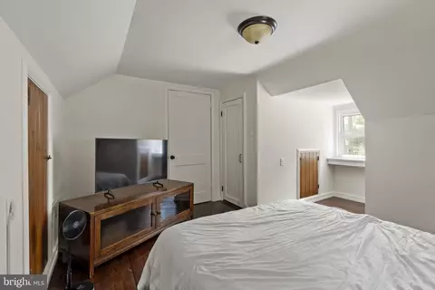 Bedroom - 261 Park Ave, Lititz, PA 17543 photo 6 of 7