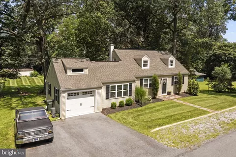 Exterior - 261 Park Ave, Lititz, PA 17543 photo 3 of 10