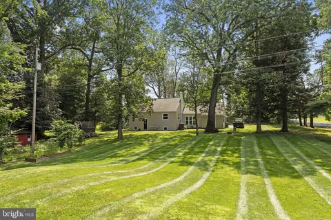 Exterior - 261 Park Ave, Lititz, PA 17543 photo 9 of 10