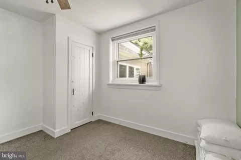 Bedroom - 261 Park Ave, Lititz, PA 17543 photo 4 of 7