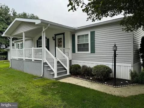 104 Greenbriar Cir, Lancaster, PA 17603