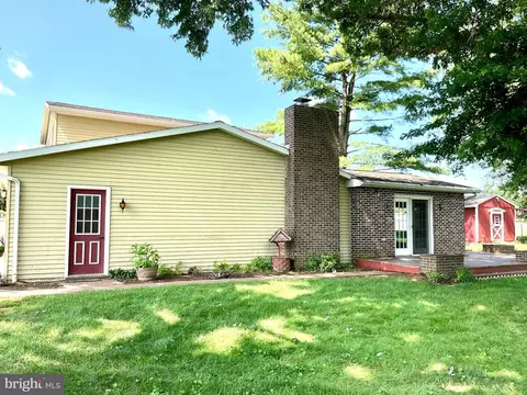 9 Buch Mill Rd, Lititz, PA 17543 photo 4