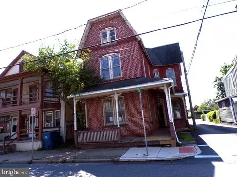 27 W Ferdinand St, Manheim, PA 17545