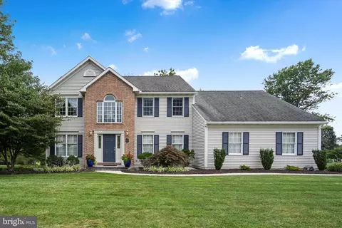 10 Tamarack Dr, Denver, PA 17517