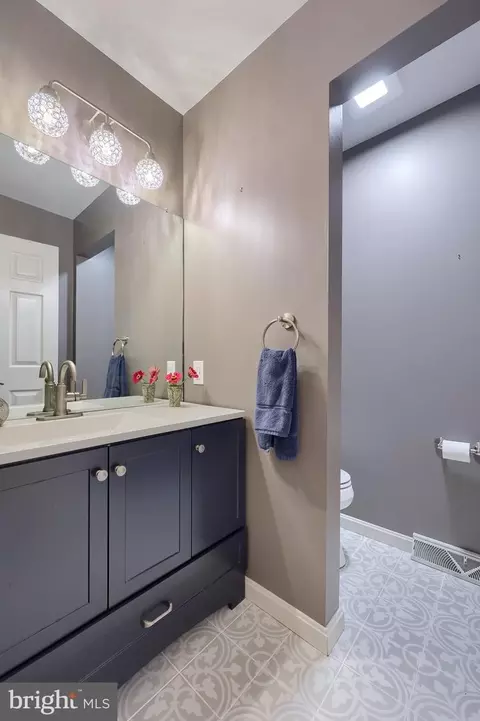 Bath - 9 Amberley Way, Lititz, PA 17543 photo 1 of 3