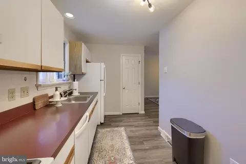 Entry Way - 9 Amberley Way, Lititz, PA 17543 photo 1 of 2