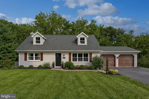 246 Hickory Dr, Lititz, PA 17543