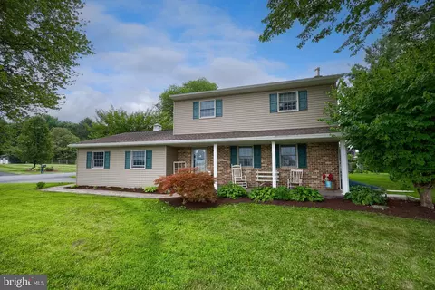 400 Countryside Dr, Ephrata, PA 17522