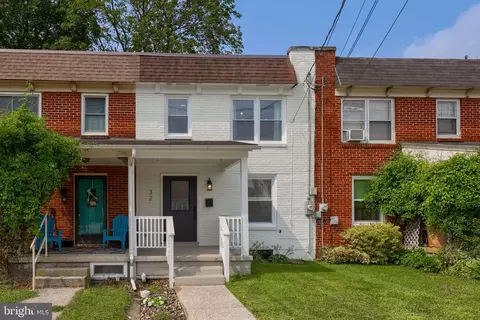 32 S Fulton St, Manheim, PA 17545