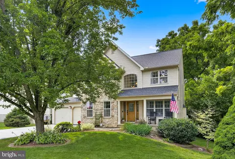 1693 Pioneer Rd, Lancaster, PA 17602