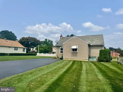 41 43 Plum St, Lititz, PA 17543 photo 2