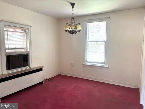 Living - 112 N New St, Lititz, PA 17543 photo 4 of 6