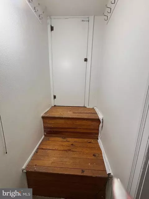 Entry Way - 112 N New St, Lititz, PA 17543 photo 4 of 8