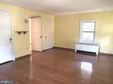 Living - 112 N New St, Lititz, PA 17543 photo 6 of 6
