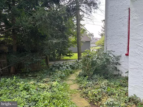 Exterior - 112 N New St, Lititz, PA 17543 photo 13 of 17