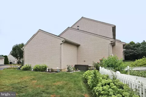 339 Cambridge Ln, Lititz, PA 17543 photo 11