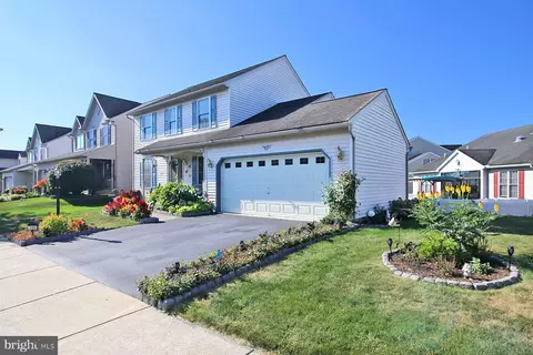 339 Cambridge Ln, Lititz, PA 17543 photo 3