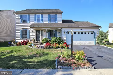 339 Cambridge Ln, Lititz, PA 17543 photo 2