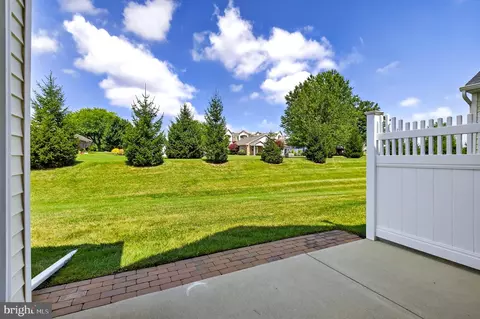 Exterior - 349 Pin Oak Dr, Lititz, PA 17543 photo 5 of 7