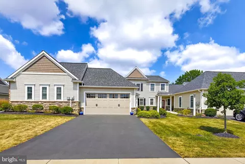 Exterior - 349 Pin Oak Dr, Lititz, PA 17543 photo 3 of 7