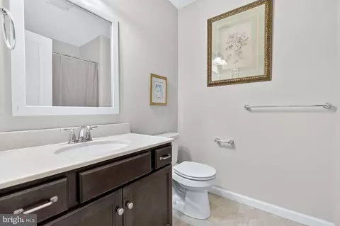 Bath - 349 Pin Oak Dr, Lititz, PA 17543 photo 3 of 5