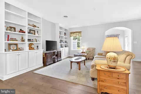 Living - 349 Pin Oak Dr, Lititz, PA 17543 photo 1 of 1