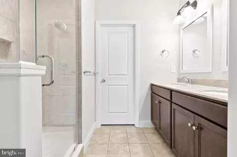 Entry Way - 349 Pin Oak Dr, Lititz, PA 17543 photo 6 of 9