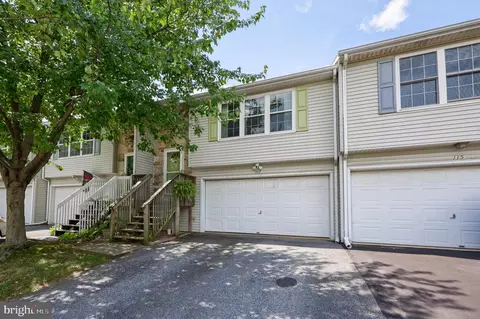 117 Norlawn Cir, Lancaster, PA 17601
