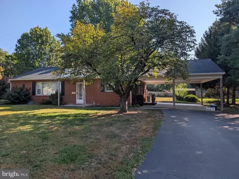 281 W Walnut St, Marietta, PA 17547