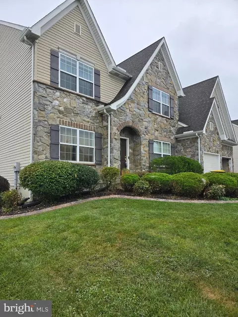 625 Warminster Ln, Lititz, PA 17543 photo 4