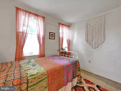 Bedroom - 18 Zartman Mill Rd, Lititz, PA 17543 photo 6 of 8