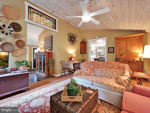 Living - 18 Zartman Mill Rd, Lititz, PA 17543 photo 1 of 2
