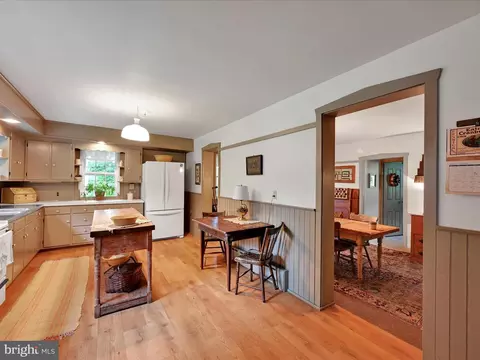 Kitchen - 18 Zartman Mill Rd, Lititz, PA 17543 photo 3 of 3