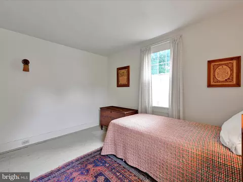 Bedroom - 18 Zartman Mill Rd, Lititz, PA 17543 photo 2 of 8