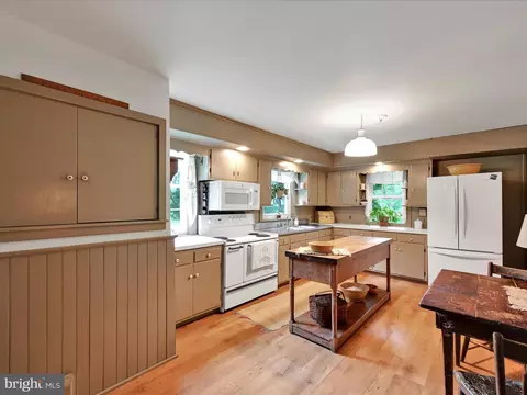 Kitchen - 18 Zartman Mill Rd, Lititz, PA 17543 photo 1 of 3
