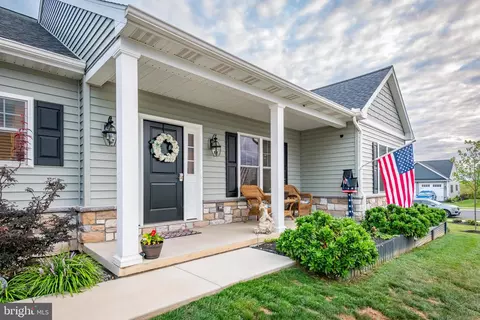 125 Lindsey Ln, Elizabethtown, PA 17022