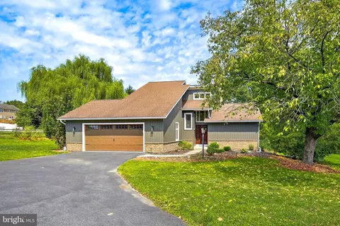 749 Village Rd, Lancaster, PA 17602