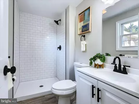 Bath - 1006 Stellar Dr, Mount Joy, PA 17552 photo 1 of 3
