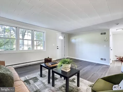 Living - 1006 Stellar Dr, Mount Joy, PA 17552 photo 2 of 3