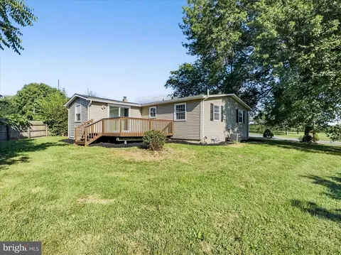 Exterior - 1006 Stellar Dr, Mount Joy, PA 17552 photo 3 of 6