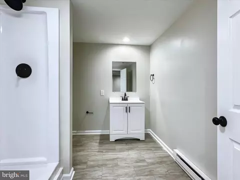 Bath - 1006 Stellar Dr, Mount Joy, PA 17552 photo 3 of 3