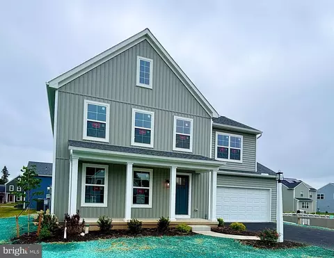 43 Old Orchard Rd, Strasburg, PA 17579