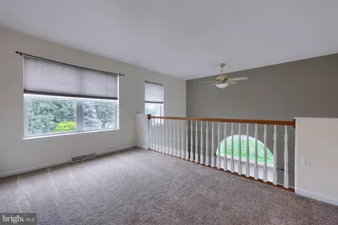 Living - 1047 Kent Gdn, Lititz, PA 17543 photo 9 of 9