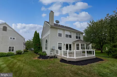 Exterior - 1047 Kent Gdn, Lititz, PA 17543 photo 3 of 8