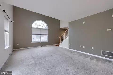 Living - 1047 Kent Gdn, Lititz, PA 17543 photo 3 of 9
