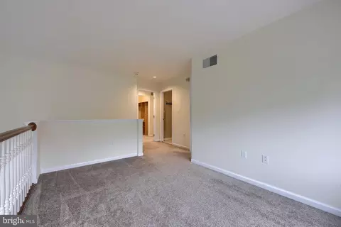 Entry Way - 1047 Kent Gdn, Lititz, PA 17543 photo 4 of 6