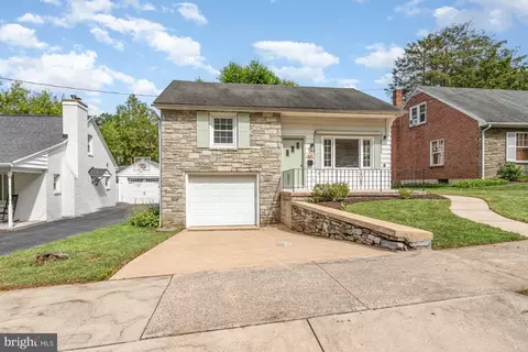 Exterior - 421 Laurel Ave, Lititz, PA 17543 photo 5 of 9