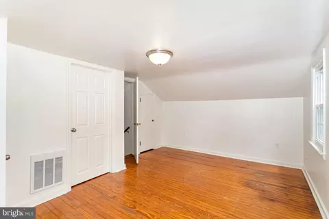 Bedroom - 421 Laurel Ave, Lititz, PA 17543 photo 5 of 6